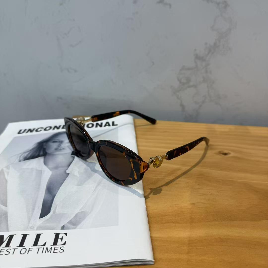 Cat Eye Shape Sunglasses Women Fashion Stylish Rhinestone Decoration Sun Glasses Women Holiday Travelling Female Sunglass
Cat Eye Shape Sunglasses Women Fashion Stylish Rhinestone Decoration Sun Glasses Women Holiday Travelling Female Sunglass