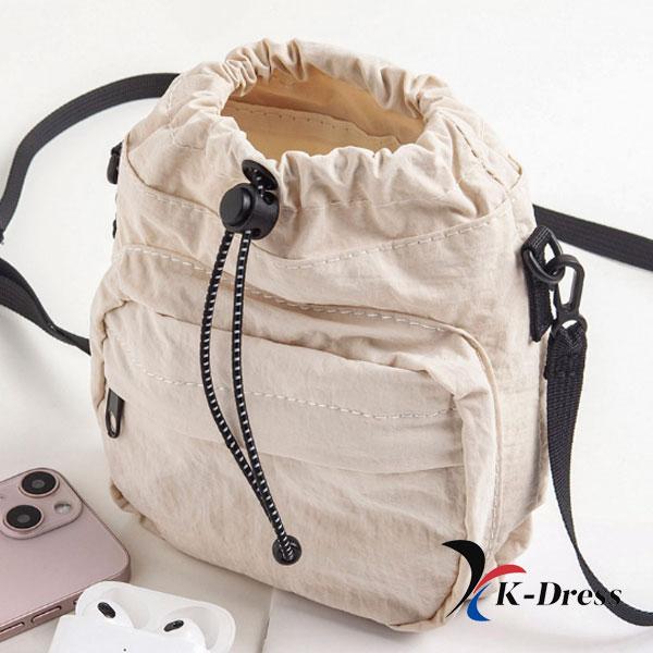 Міні-сумка з нейлоновим шнурком (4 кольори) 17x19x5.5cm слонова кістка
Міні-сумка з нейлоновим шнурком (4 кольори) 17x19x5.5cm слонова кістка