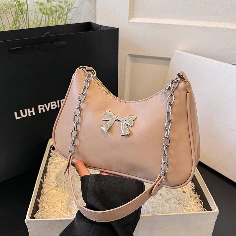 French niche fashion textured women s bag 2024 new armpit bag sweet bow handbag chain shoulder bag хакі
French niche fashion textured women s bag 2024 new armpit bag sweet bow handbag chain shoulder bag хакі