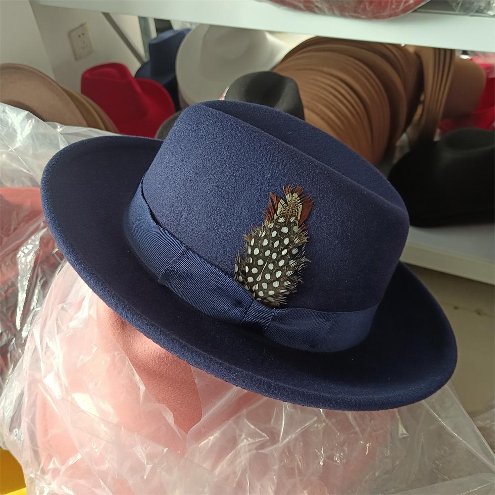 Fashion Wool Men Women Feather Fedora Hat For Winter Autumn Church Panama Wide Brim Vintage Fascinator Jazz Caps 2022 New 56-58cm
Fashion Wool Men Women Feather Fedora Hat For Winter Autumn Church Panama Wide Brim Vintage Fascinator Jazz Caps 2022 New 56-58cm