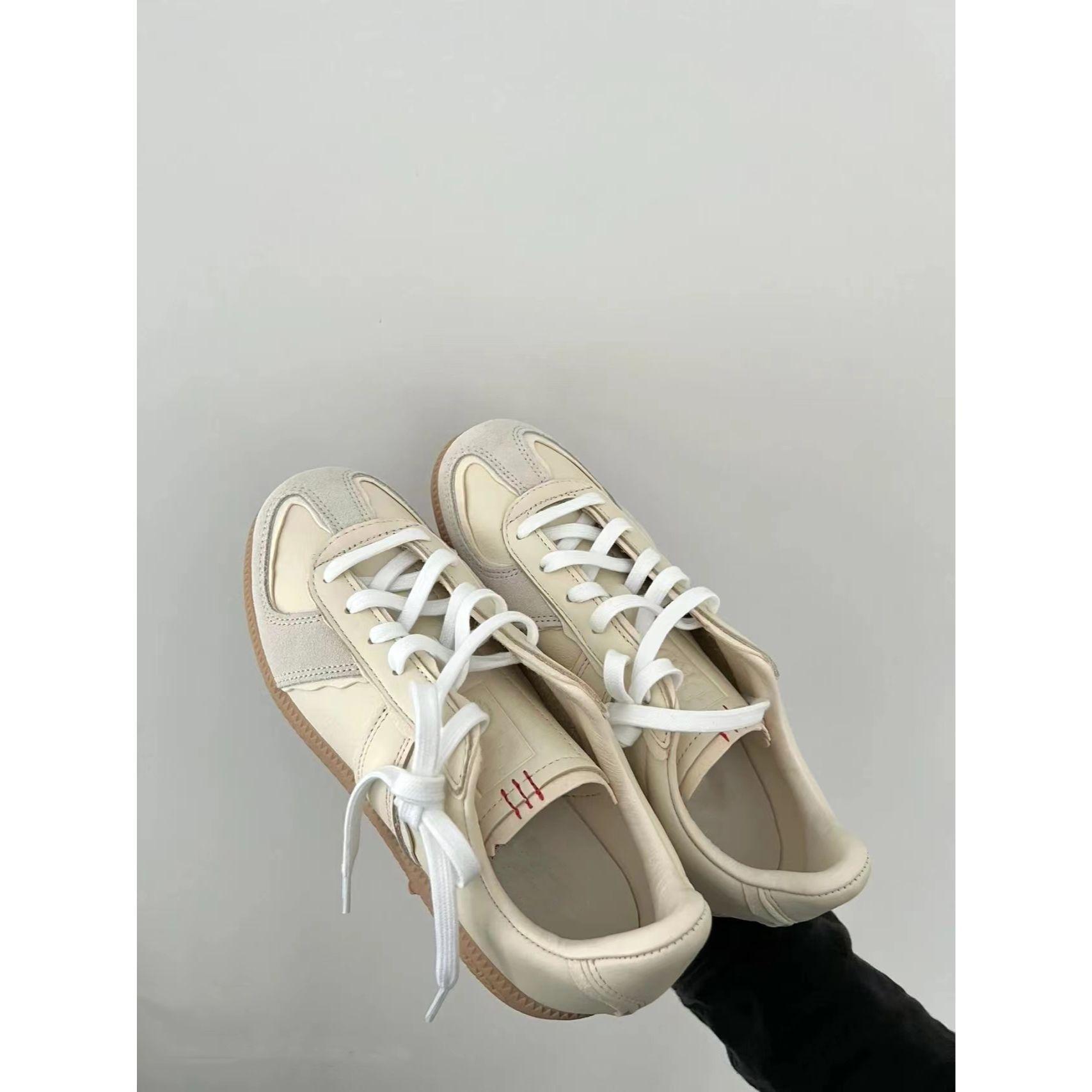 Spring 2025 new breathable Forrest Gump shoes one-pedal German training shoes women s platform versatile white shoes casual shoes 40
Spring 2025 new breathable Forrest Gump shoes one-pedal German training shoes women s platform versatile white shoes casual shoes 40