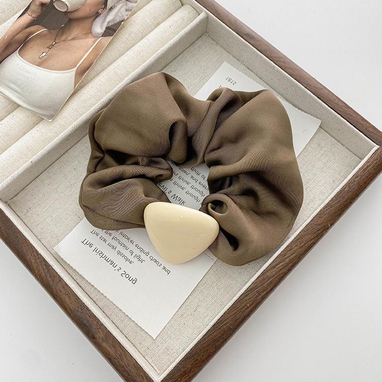 Роскошная атласная повязка на голову с цветком: Нежные и стильные аксессуары для волос: хвостики и многое другое.
Роскошная атласная повязка на голову с цветком: Нежные и стильные аксессуары для волос: хвостики и многое другое.