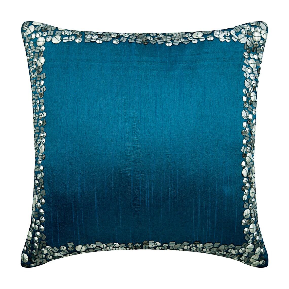 The HomeCentric Royal Blue Наволочки Наволочки с каймой Наволочка Art Silk Наволочка с 3D металлическими блестками - Royal Blue & Silver
The HomeCentric Royal Blue Наволочки Наволочки с каймой Наволочка Art Silk Наволочка с 3D металлическими блестками - Royal Blue & Silver
