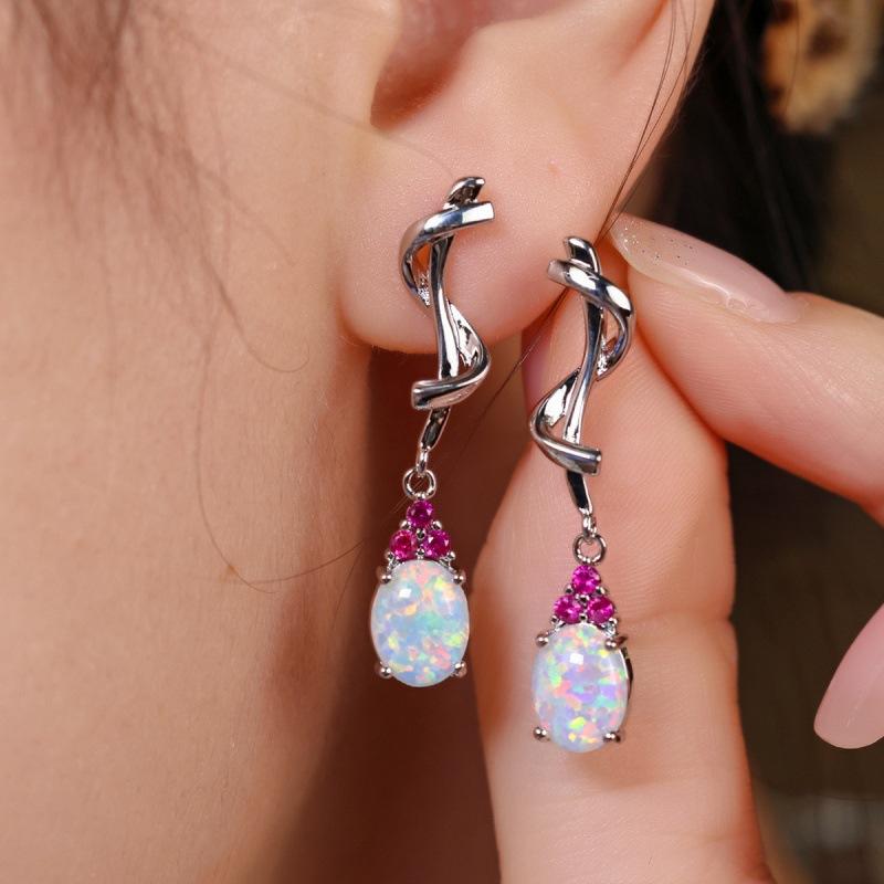 wih new oval diamond-encrusted zircon stud earrings simple personality niche earrings
wih new oval diamond-encrusted zircon stud earrings simple personality niche earrings