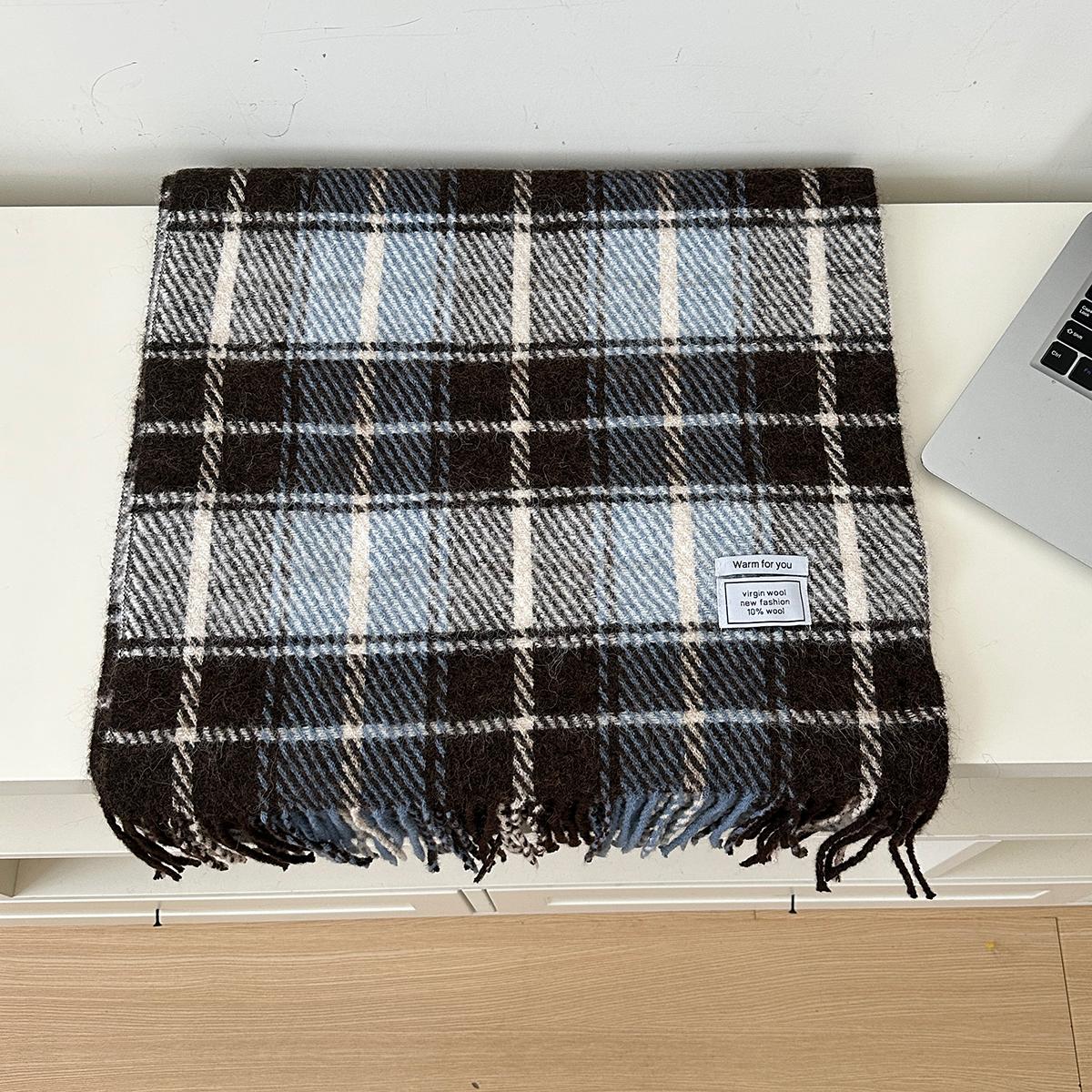 1Pc Wool-Blend Fringed Color-Blocked Plaid Scarf For Women, Wool Shawl For Cold Protection, Travel Decoration, Po Prop Neck Warmer
1Pc Wool-Blend Fringed Color-Blocked Plaid Scarf For Women, Wool Shawl For Cold Protection, Travel Decoration, Po Prop Neck Warmer