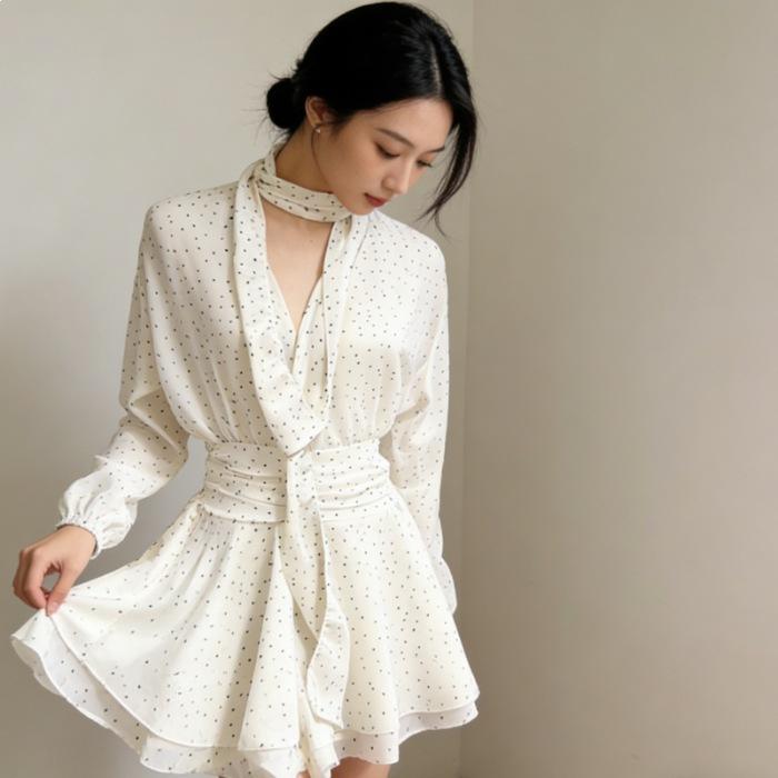 Royal sister style black neck polka dot dress for women s autumn waist and thin bubble sleeves sequined temperament sweet and cool style short skirt 2XL
Royal sister style black neck polka dot dress for women s autumn waist and thin bubble sleeves sequined temperament sweet and cool style short skirt 2XL