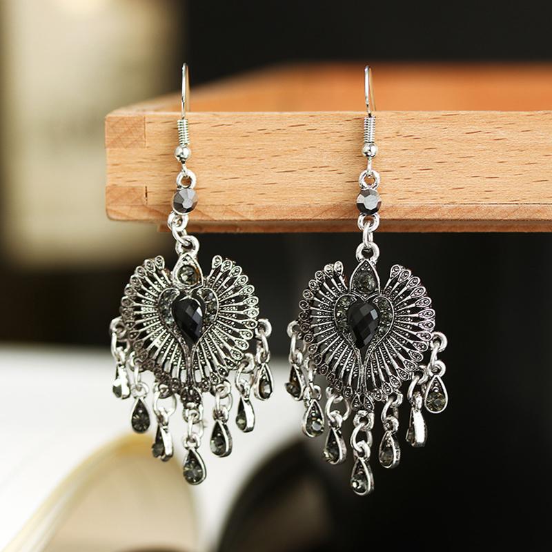Ethnic Vintage Romantic Rose Red Heart Earrings for Women Simple Silver Color Water Drop Tassel Earring Wedding Party Jewelry чорний
Ethnic Vintage Romantic Rose Red Heart Earrings for Women Simple Silver Color Water Drop Tassel Earring Wedding Party Jewelry чорний