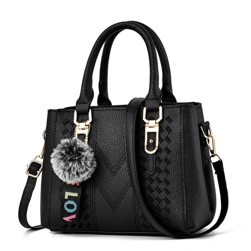 Fashi women s hairball pendant, shoulder bag, women s handbag, versatile and simple, multi-color small square bag, large-capac чёрный
Fashi women s hairball pendant, shoulder bag, women s handbag, versatile and simple, multi-color small square bag, large-capac чёрный