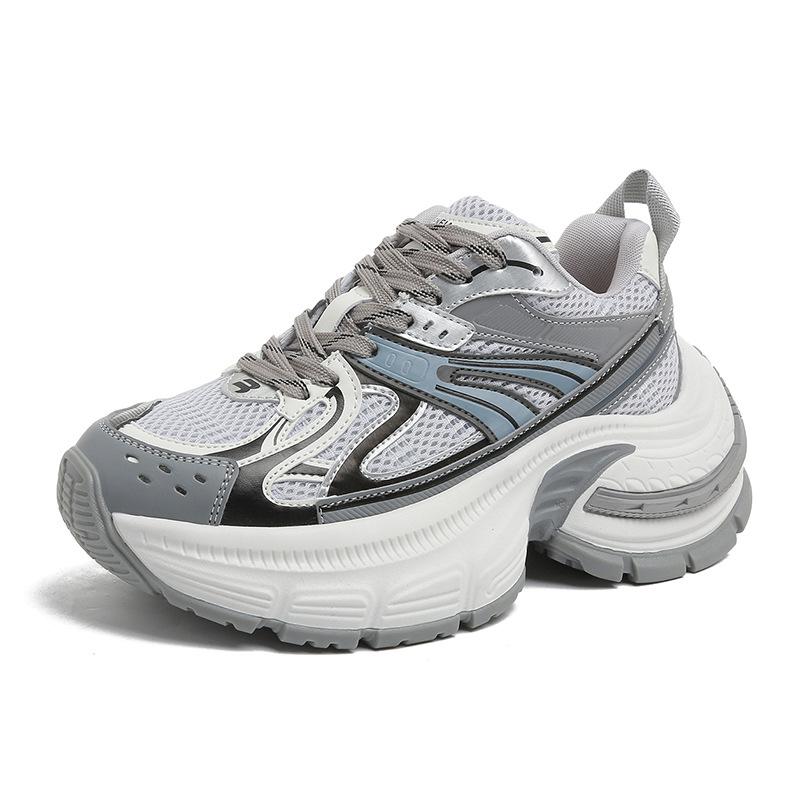 Женские кроссовки на толстой подошве, легкая повседневная спортивная обувь, осенние кроссовки для бега с небольшим увеличением роста 40 серый
Женские кроссовки на толстой подошве, легкая повседневная спортивная обувь, осенние кроссовки для бега с небольшим увеличением роста 40 серый