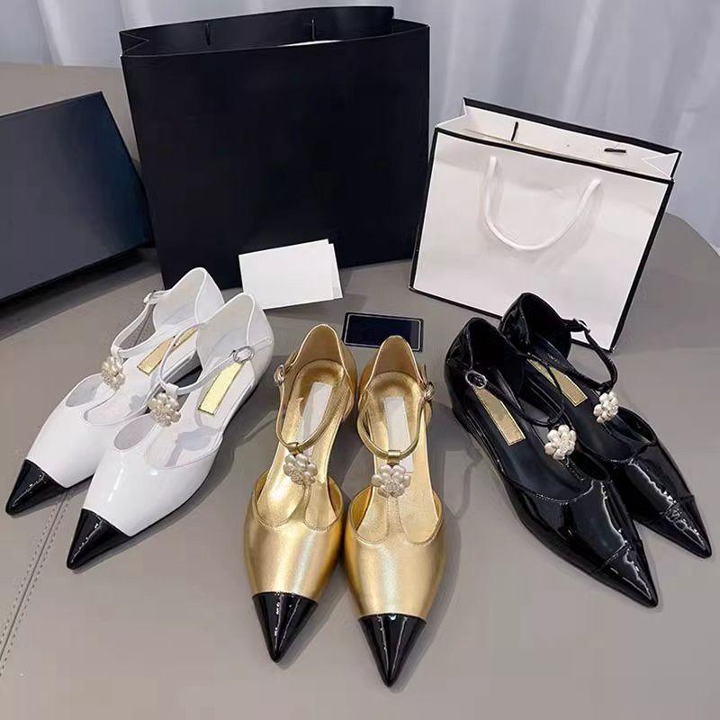 Color matching flower diamond buckle wedge heel middle heel pointed head shallow mouth hollow one-word buckle single shoes 40 золотий
Color matching flower diamond buckle wedge heel middle heel pointed head shallow mouth hollow one-word buckle single shoes 40 золотий