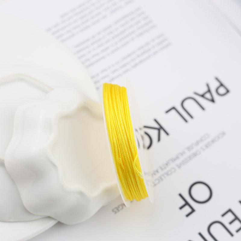 нет. Браслет из 72 нефритовых проволок с подвеской из плетеной веревки, китайским узлом и буддийскими бусинами. Материал — красная веревка.
нет. Браслет из 72 нефритовых проволок с подвеской из плетеной веревки, китайским узлом и буддийскими бусинами. Материал — красная веревка.