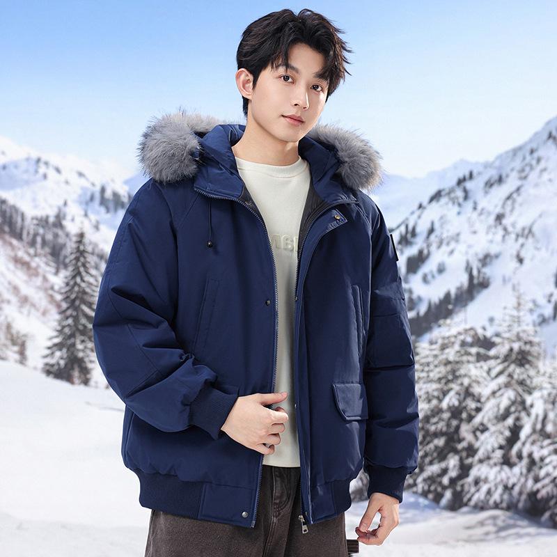 Men s American Style Hooded Parka with Large Fur Collar, Thickened for Winter Warmth, Loose Fit, Workwear Cotton Jacket M2005 L темно-синього кольору
Men s American Style Hooded Parka with Large Fur Collar, Thickened for Winter Warmth, Loose Fit, Workwear Cotton Jacket M2005 L темно-синього кольору