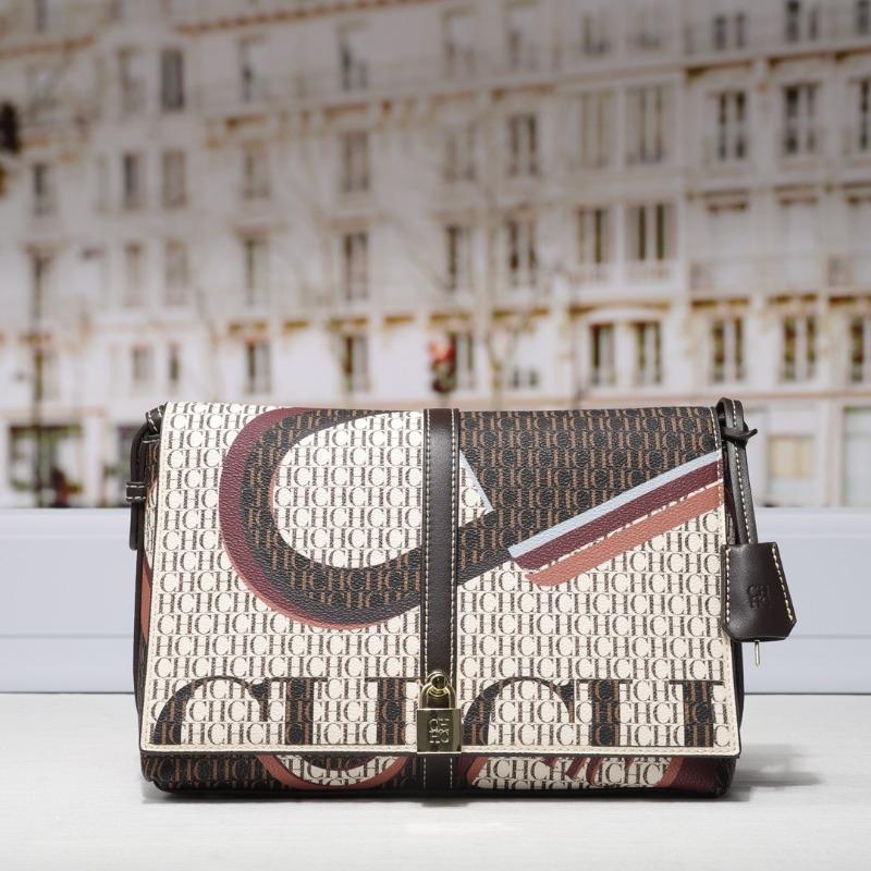 Trendy women s new messenger bag, fashion pattern printing design small bag, women s small square bag 27cm long, 10cm wide, 18cm high
Trendy women s new messenger bag, fashion pattern printing design small bag, women s small square bag 27cm long, 10cm wide, 18cm high
