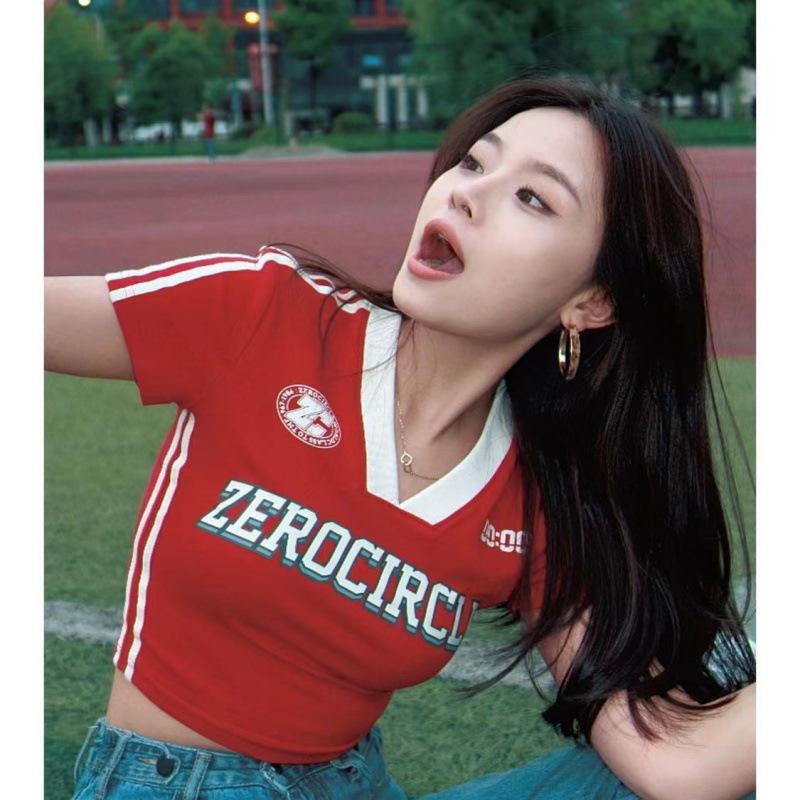 Women s Retro V-Neck High Waist Slim-Fit T-Shirt - Short Sleeve, Trendy Summer Essential XL
Women s Retro V-Neck High Waist Slim-Fit T-Shirt - Short Sleeve, Trendy Summer Essential XL