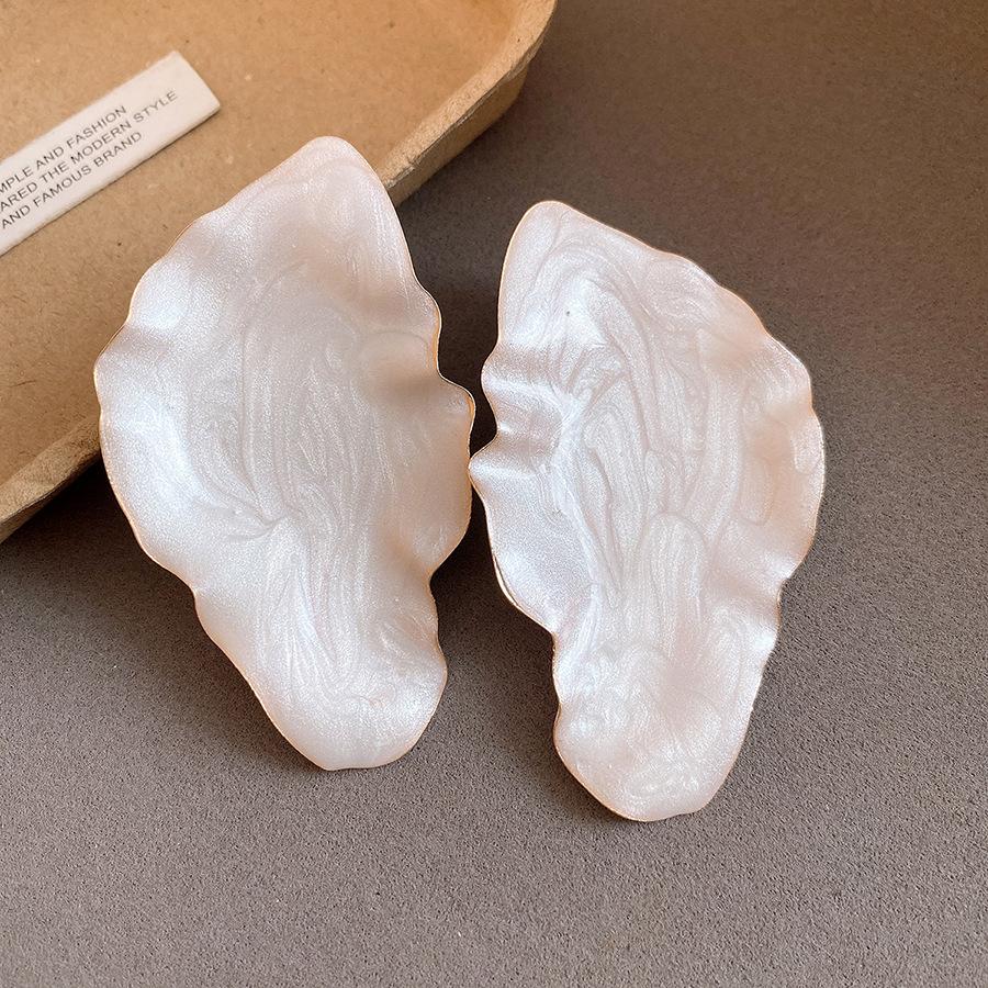 European and American retro silver needle metal dripping leaf stud earrings personalized fashion simple earrings light luxury high-end earrings women
European and American retro silver needle metal dripping leaf stud earrings personalized fashion simple earrings light luxury high-end earrings women
