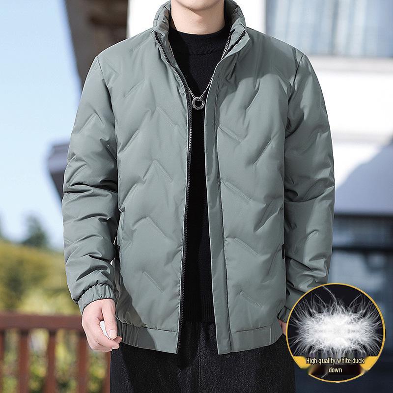 2024 Men s Trendy Short Lightweight Warm White Duck Down Jacket with Stand Collar XL
2024 Men s Trendy Short Lightweight Warm White Duck Down Jacket with Stand Collar XL