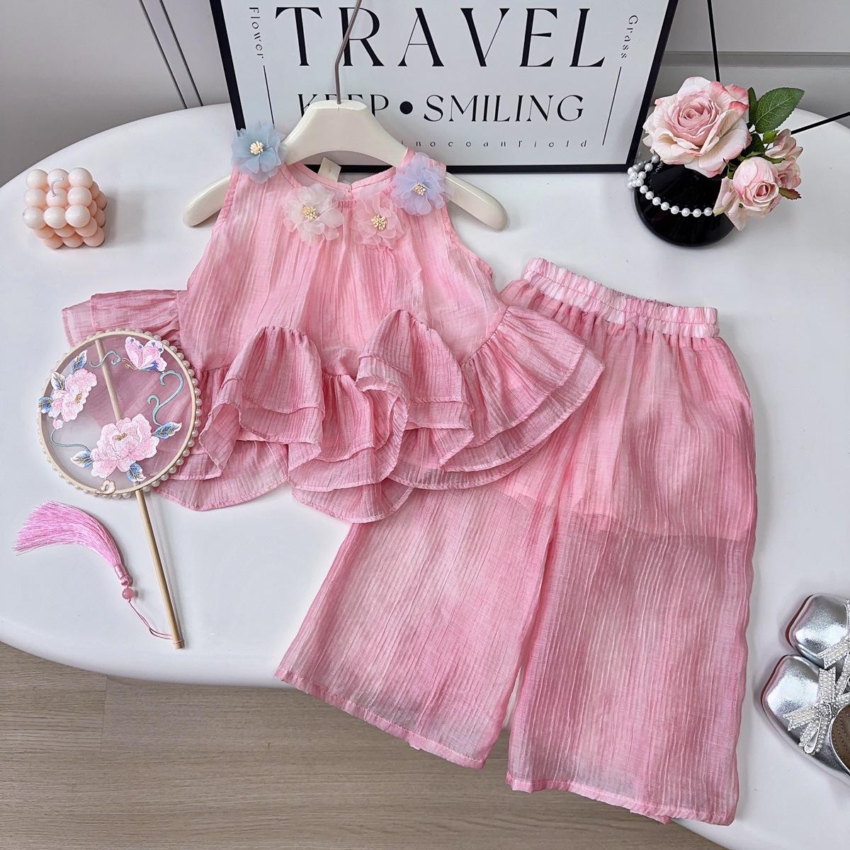 Girls Summer Floral Ruffle Sleeveless Vest and Pants Set Size 100
Girls Summer Floral Ruffle Sleeveless Vest and Pants Set Size 100