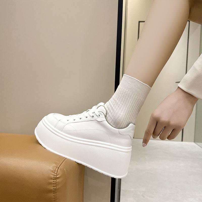 thick-soled little white shoes women s spring new casual sports muffin shoes, small height-increasing lace-up women s board shoes 32
thick-soled little white shoes women s spring new casual sports muffin shoes, small height-increasing lace-up women s board shoes 32