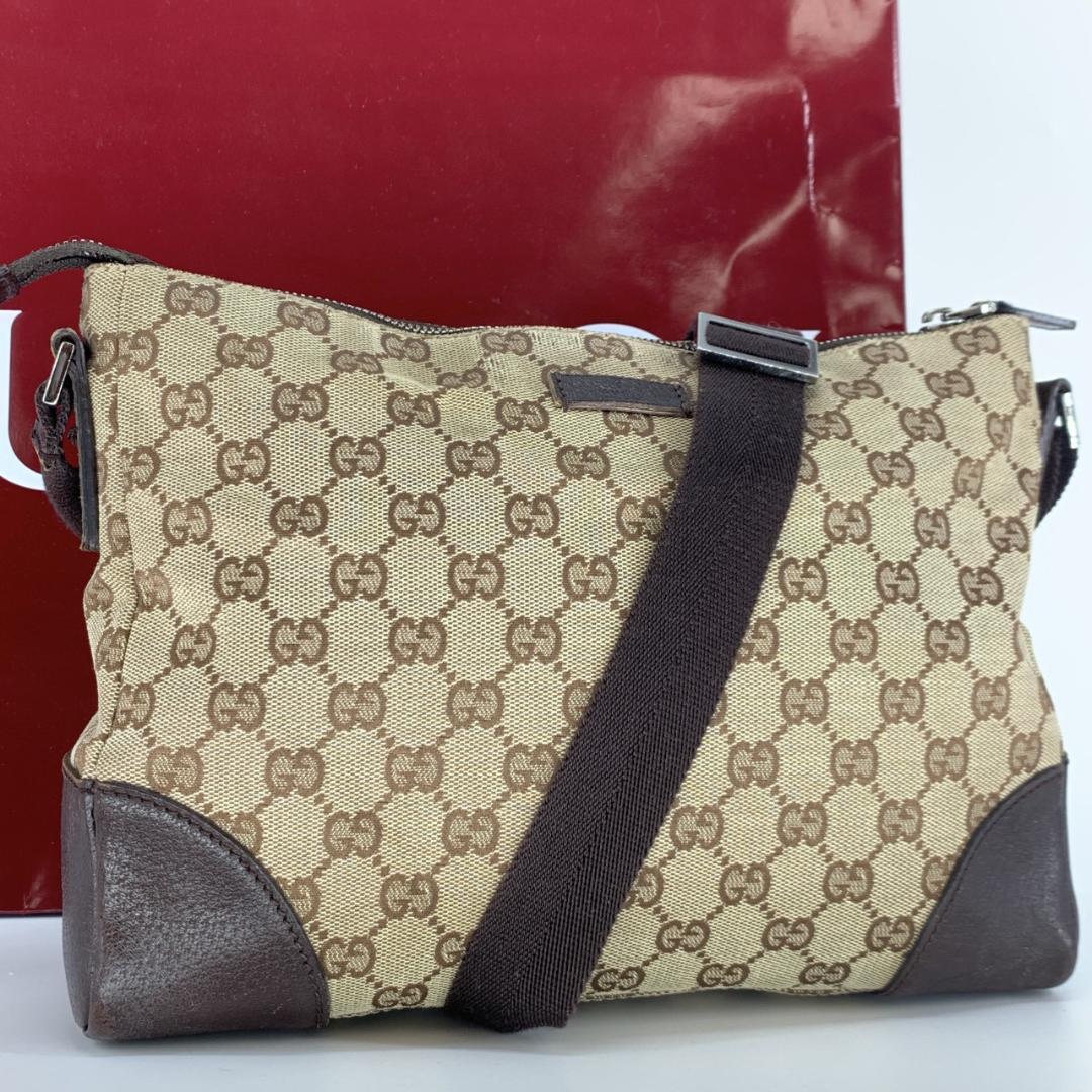 GUCCI GG Canvas 114273 Shoulder Crossbody Bag Genuine Leather Beige Dark Brown
GUCCI GG Canvas 114273 Shoulder Crossbody Bag Genuine Leather Beige Dark Brown
