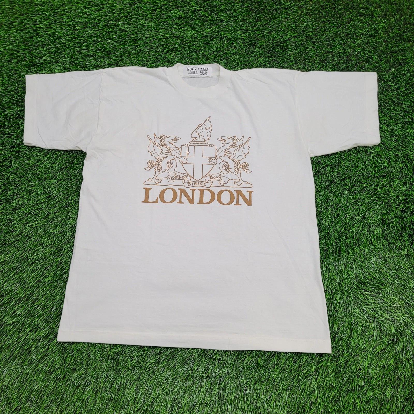 Vintage London Dragon Crest T-Shirt Men s Large Short Boxy Fit 80s M
Vintage London Dragon Crest T-Shirt Men s Large Short Boxy Fit 80s M