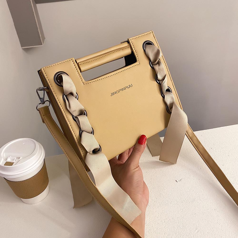 Женская сумочка SCIONE 23cm*7cm*19cm
Женская сумочка SCIONE 23cm*7cm*19cm