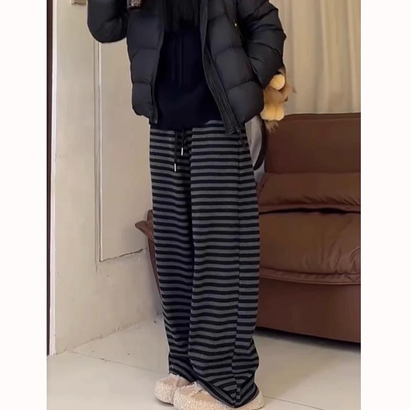 Women s High Waist Striped Wide-Leg Pants - Spring/Autumn Slimming Casual Mop Pants, available in Small to Plus Sizes. S
Women s High Waist Striped Wide-Leg Pants - Spring/Autumn Slimming Casual Mop Pants, available in Small to Plus Sizes. S