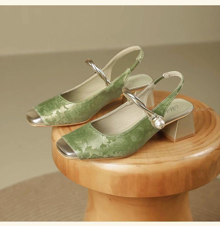 New Chinese-style retro fairy bag head high-heeled sandals 2025 summer square head niche one-word belt super soft Mary Jane shoes 35
New Chinese-style retro fairy bag head high-heeled sandals 2025 summer square head niche one-word belt super soft Mary Jane shoes 35