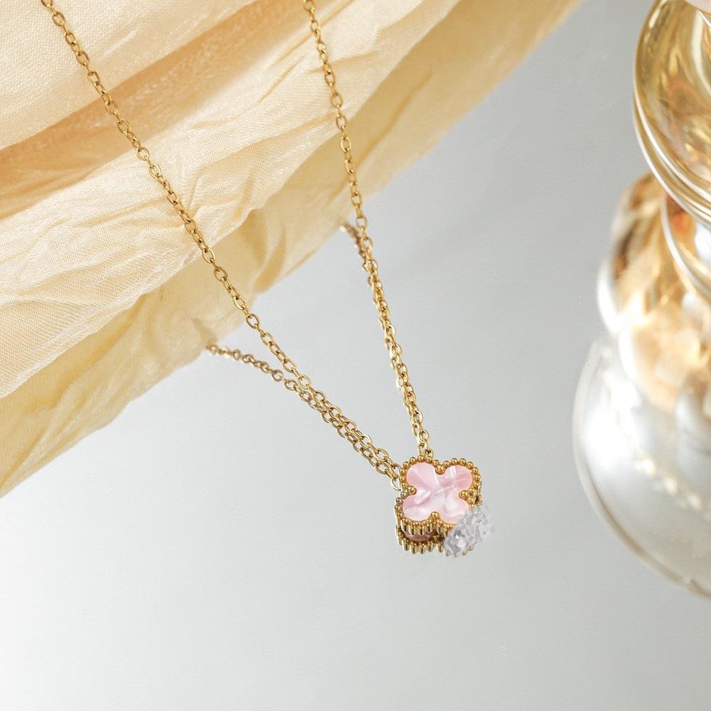 Four-leaf Clover Necklace A Luxurious and Sophisticated Double-sided Titanium Steel Clavicle Chain
Four-leaf Clover Necklace A Luxurious and Sophisticated Double-sided Titanium Steel Clavicle Chain