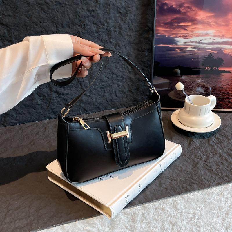 Простая сумка-багет в стиле ретро, с высоким чувством класса, женская, для поездок на работу, новый тренд, индивидуальность, повседневная, темпераментная, на плечо чёрный
Простая сумка-багет в стиле ретро, с высоким чувством класса, женская, для поездок на работу, новый тренд, индивидуальность, повседневная, темпераментная, на плечо чёрный