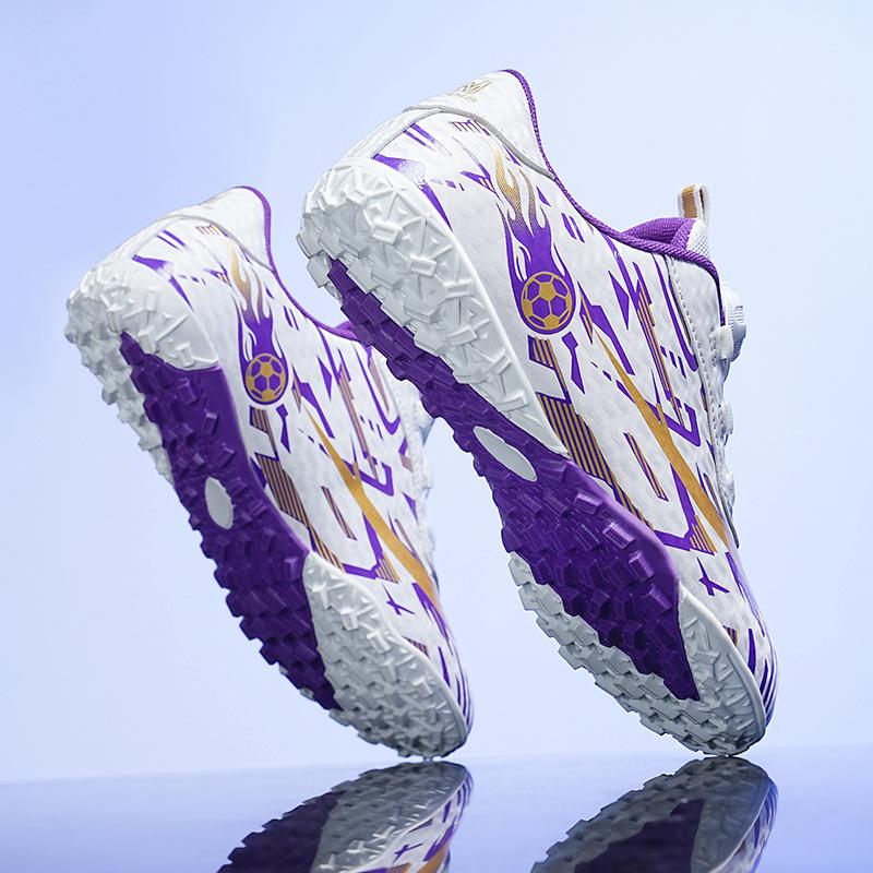New football shoes World Cup spikes broken nails youth professional game training shoes 28
New football shoes World Cup spikes broken nails youth professional game training shoes 28
