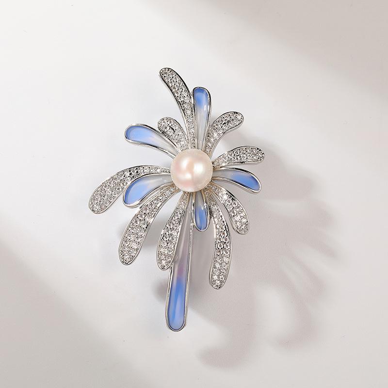 Elegant Enamel Gradient Brooch with Zircon & Pearl for Women - European & Korean Style Wedding Corsage Pin
Elegant Enamel Gradient Brooch with Zircon & Pearl for Women - European & Korean Style Wedding Corsage Pin