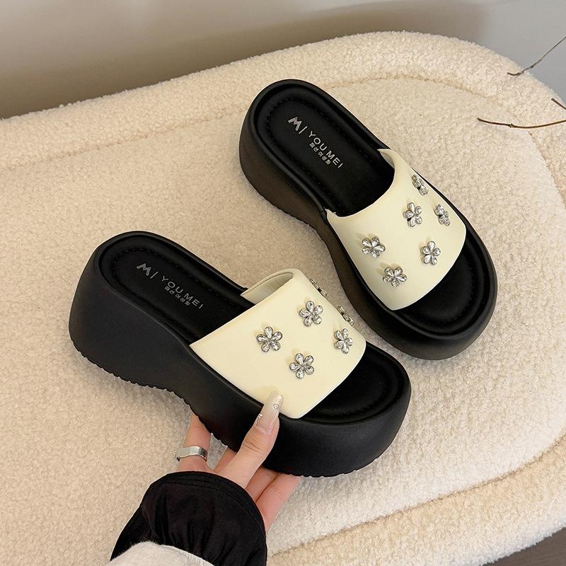 Slippers women s summer wear summer high heels muffin height increase summer sandals platform women s shoes black cool slippers 40
Slippers women s summer wear summer high heels muffin height increase summer sandals platform women s shoes black cool slippers 40