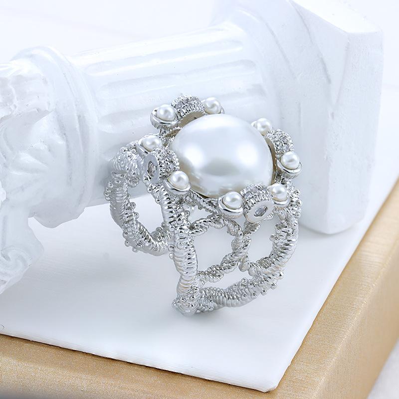 Vintage Baroque Ring For Women 925 Silver Courtly Design Pearl Opening Ring Party Wedding Bridal Jewelry Gift білий
Vintage Baroque Ring For Women 925 Silver Courtly Design Pearl Opening Ring Party Wedding Bridal Jewelry Gift білий