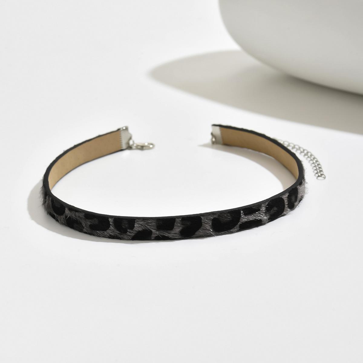 Autumn and winter horsehair leopard print collar fashion hottie choker necklace personality ins Internet celebrity necklace
Autumn and winter horsehair leopard print collar fashion hottie choker necklace personality ins Internet celebrity necklace