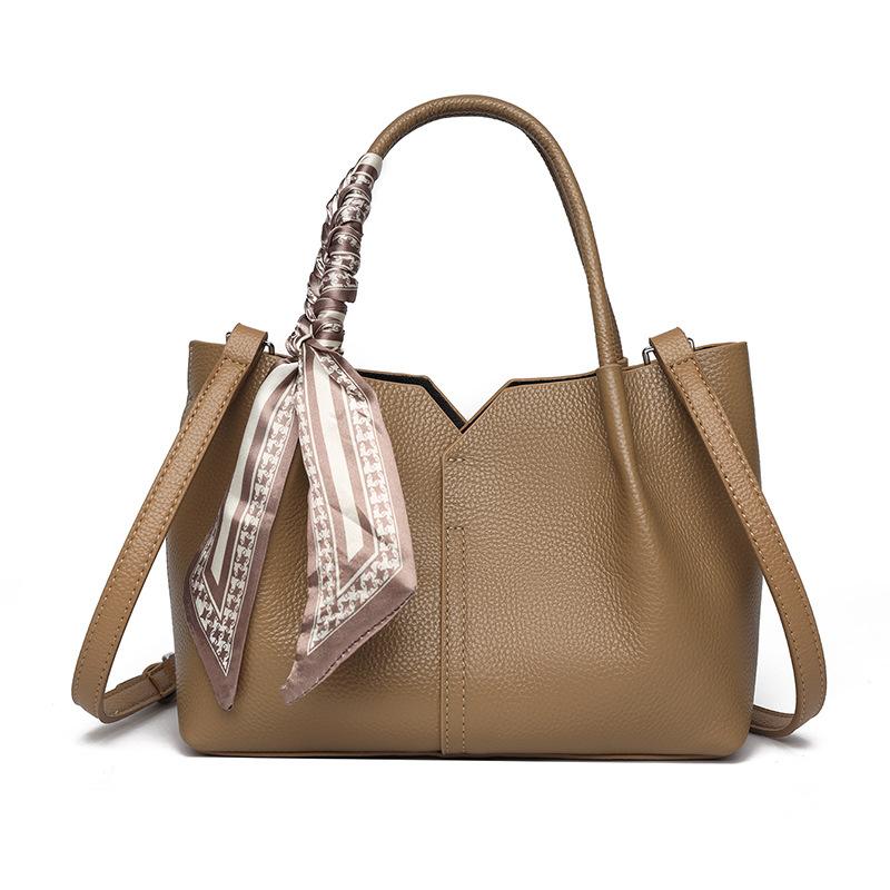 Вместительная кожаная женская сумка, высококлассная сумка-тоут, женская простая наплечная сумка, темпераментная сумка-мессенджер для通勤 хаки
Вместительная кожаная женская сумка, высококлассная сумка-тоут, женская простая наплечная сумка, темпераментная сумка-мессенджер для通勤 хаки