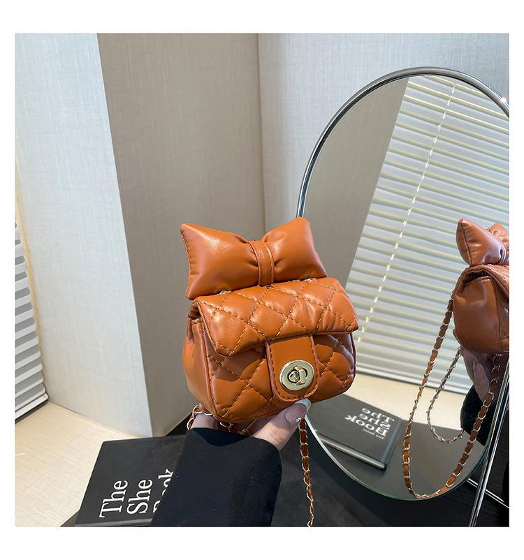 Spring new little girl bag Korean version of the new princess girl baby change accessories bag versatile shoulder messenger bag темно-коричневого
Spring new little girl bag Korean version of the new princess girl baby change accessories bag versatile shoulder messenger bag темно-коричневого