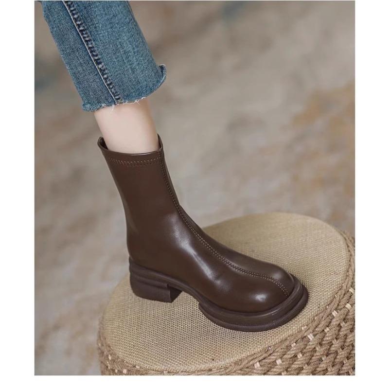 Soft leather black thick-soled small Martin boots women s autumn and winter new inner height-increasing thin short boots 40
Soft leather black thick-soled small Martin boots women s autumn and winter new inner height-increasing thin short boots 40