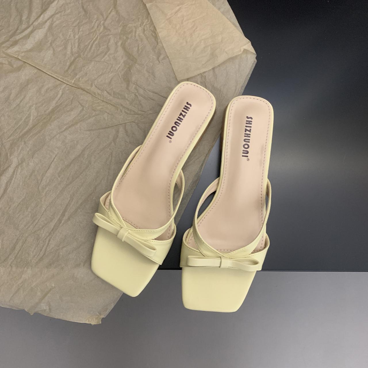 Модные новые стильные туфли с квадратным носком и толстым каблуком, с неглубоким горлом, дышащие, однотонные, украшенные бантом, элегантные женские туфли, повседневные тапочки 40 хаки
Модные новые стильные туфли с квадратным носком и толстым каблуком, с неглубоким горлом, дышащие, однотонные, украшенные бантом, элегантные женские туфли, повседневные тапочки 40 хаки