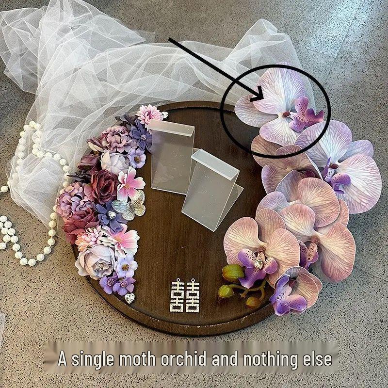 Винтажный китайский свадебный поднос для обуви для игры выкупа невесты и фотографий.
Винтажный китайский свадебный поднос для обуви для игры выкупа невесты и фотографий.