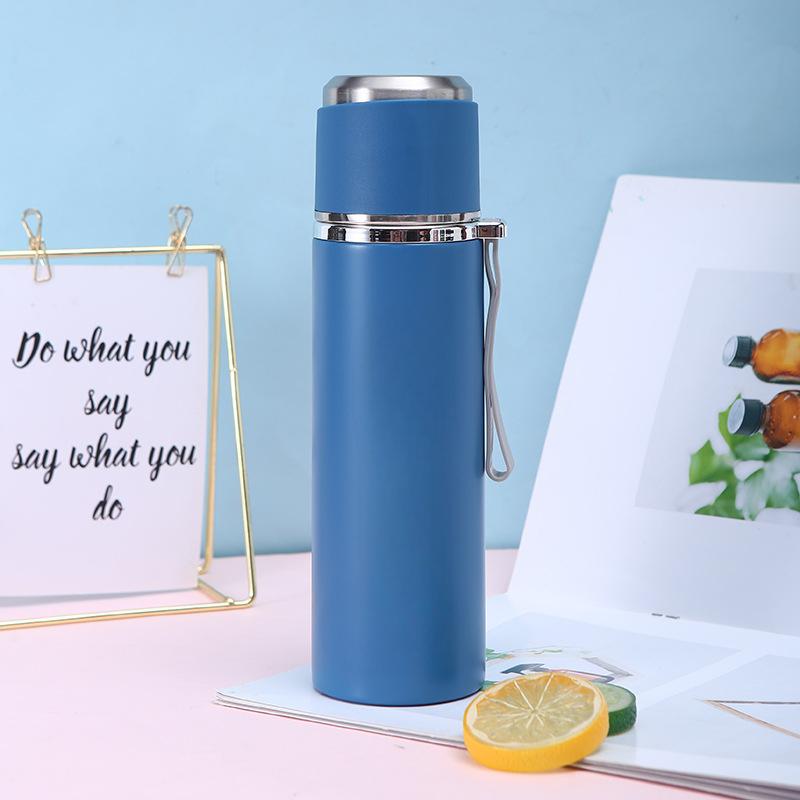 Новые мужские и женские чашки для воды большой емкости. Вакуумные портативные студенческие чашки из нержавеющей стали 304 на веревке. Термос двойного назначения. 460ml синий
Новые мужские и женские чашки для воды большой емкости. Вакуумные портативные студенческие чашки из нержавеющей стали 304 на веревке. Термос двойного назначения. 460ml синий