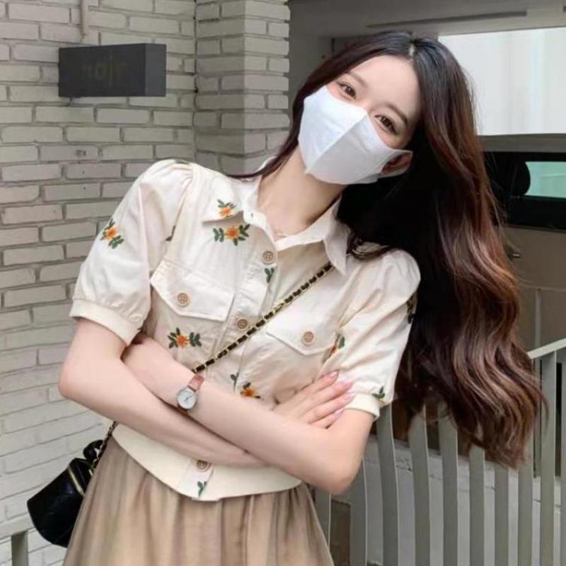 2023 Шикарный комплект блузки с вышивкой в стиле «шик мори» и миди-юбки с высокой талией 2XL (120-135 jin)
2023 Шикарный комплект блузки с вышивкой в стиле «шик мори» и миди-юбки с высокой талией 2XL (120-135 jin)