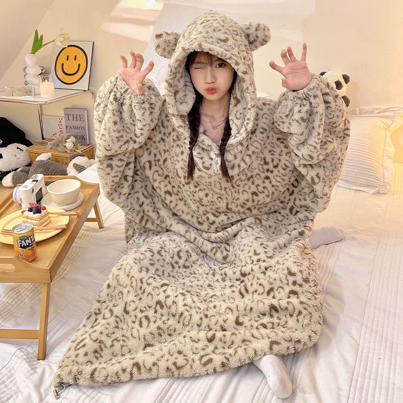 Женская длинная фланелевая зимняя пижама с капюшоном - Милая и теплая ночная рубашка с длинным рукавом, банный халат Double Extra Large
Женская длинная фланелевая зимняя пижама с капюшоном - Милая и теплая ночная рубашка с длинным рукавом, банный халат Double Extra Large