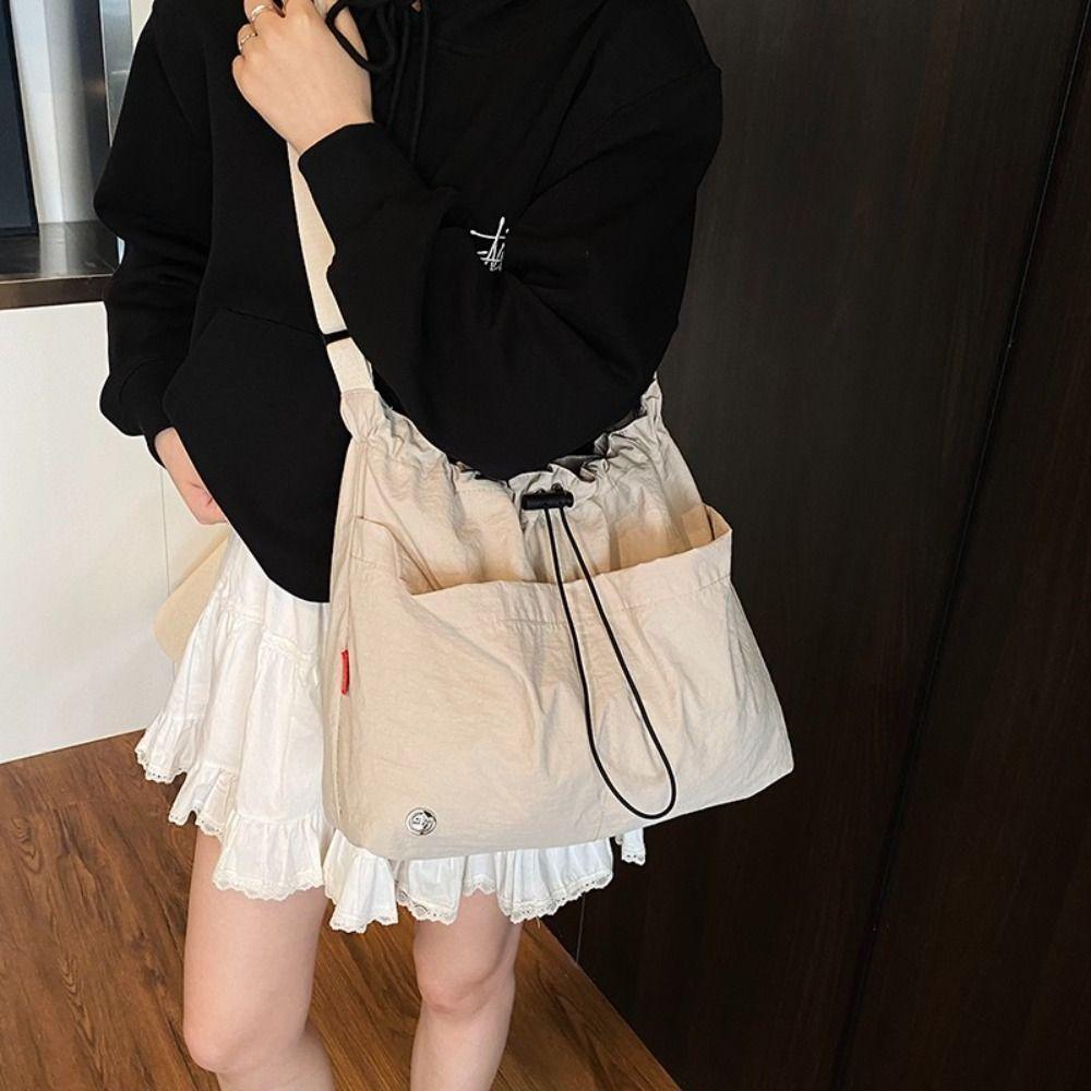 Korean Style Nylon Shoulder Bag Large Capacity Cloth Crossbody Bag Women світло-синій колір
Korean Style Nylon Shoulder Bag Large Capacity Cloth Crossbody Bag Women світло-синій колір