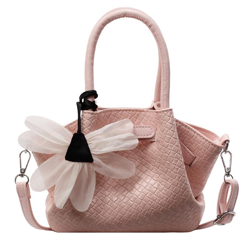 New fashionable hand-held pleated bucket bag women s simple vegetable basket high-end single shoulder messenger bag розовый
New fashionable hand-held pleated bucket bag women s simple vegetable basket high-end single shoulder messenger bag розовый