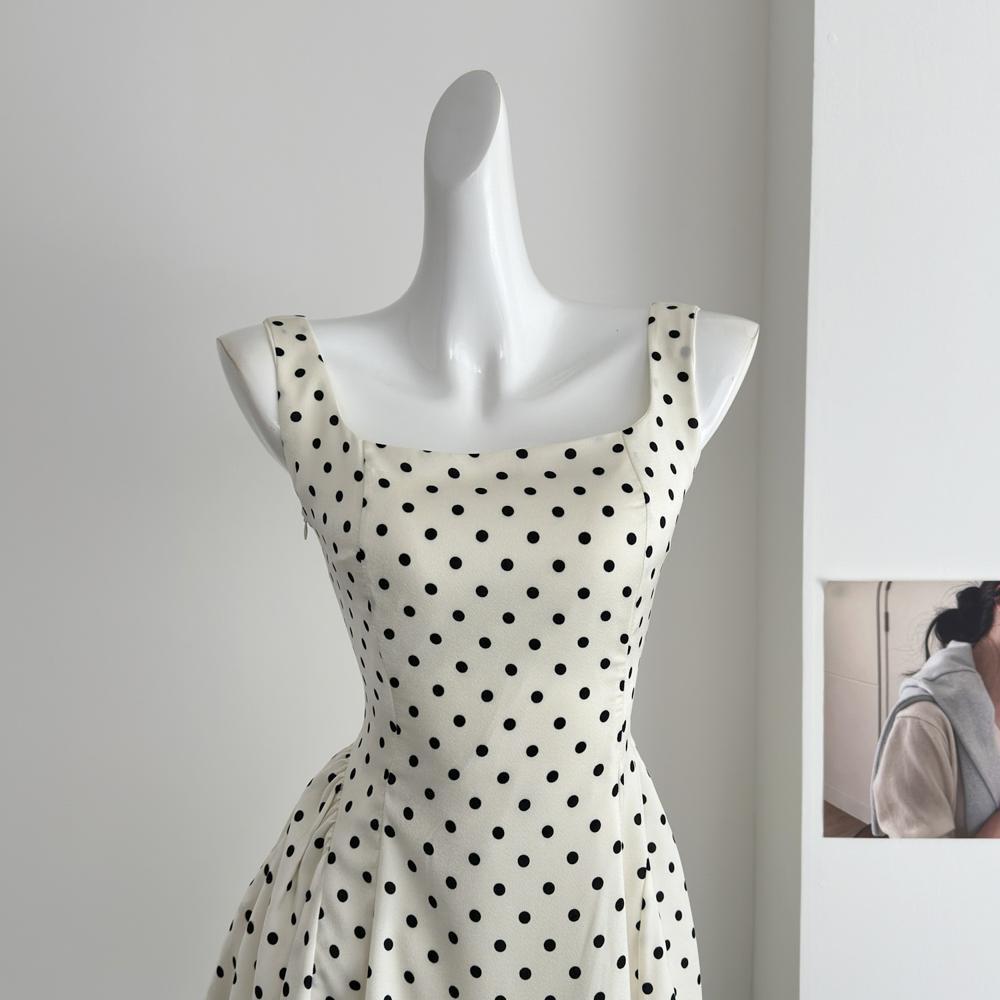 Сяосянфэн горошек абрикосовый модное квадратный вырез платье на бретелях женское весеннее с завышенной талией короткая юбка XL- (recommended 110-60kg)
Сяосянфэн горошек абрикосовый модное квадратный вырез платье на бретелях женское весеннее с завышенной талией короткая юбка XL- (recommended 110-60kg)