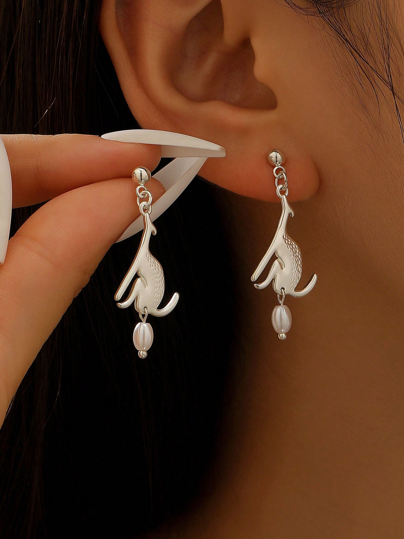 Модные серьги-подвески для женщин серебряный
Модные серьги-подвески для женщин серебряный