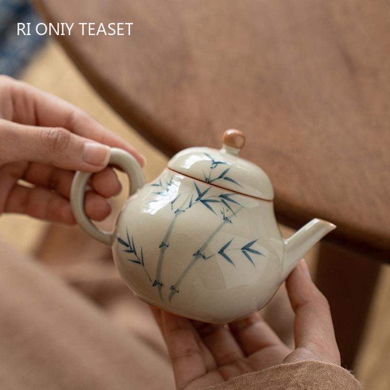 120ml Chinese Handmade Ceramic Teapots Small Capacity Pear-shaped Hand-painted Bamboo Leaf Tea Pot Kettle Porcelain Tea Set
120ml Chinese Handmade Ceramic Teapots Small Capacity Pear-shaped Hand-painted Bamboo Leaf Tea Pot Kettle Porcelain Tea Set