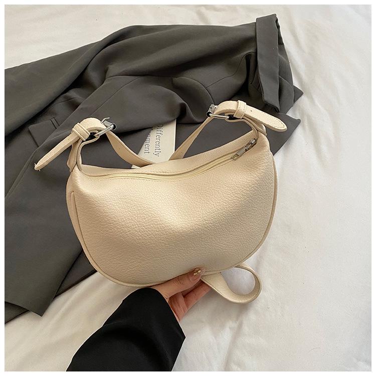 2025 fashion simple pure versatile underarm bag female solid color fashion commuter shoulder messenger bag soft surface dumpling bag
2025 fashion simple pure versatile underarm bag female solid color fashion commuter shoulder messenger bag soft surface dumpling bag