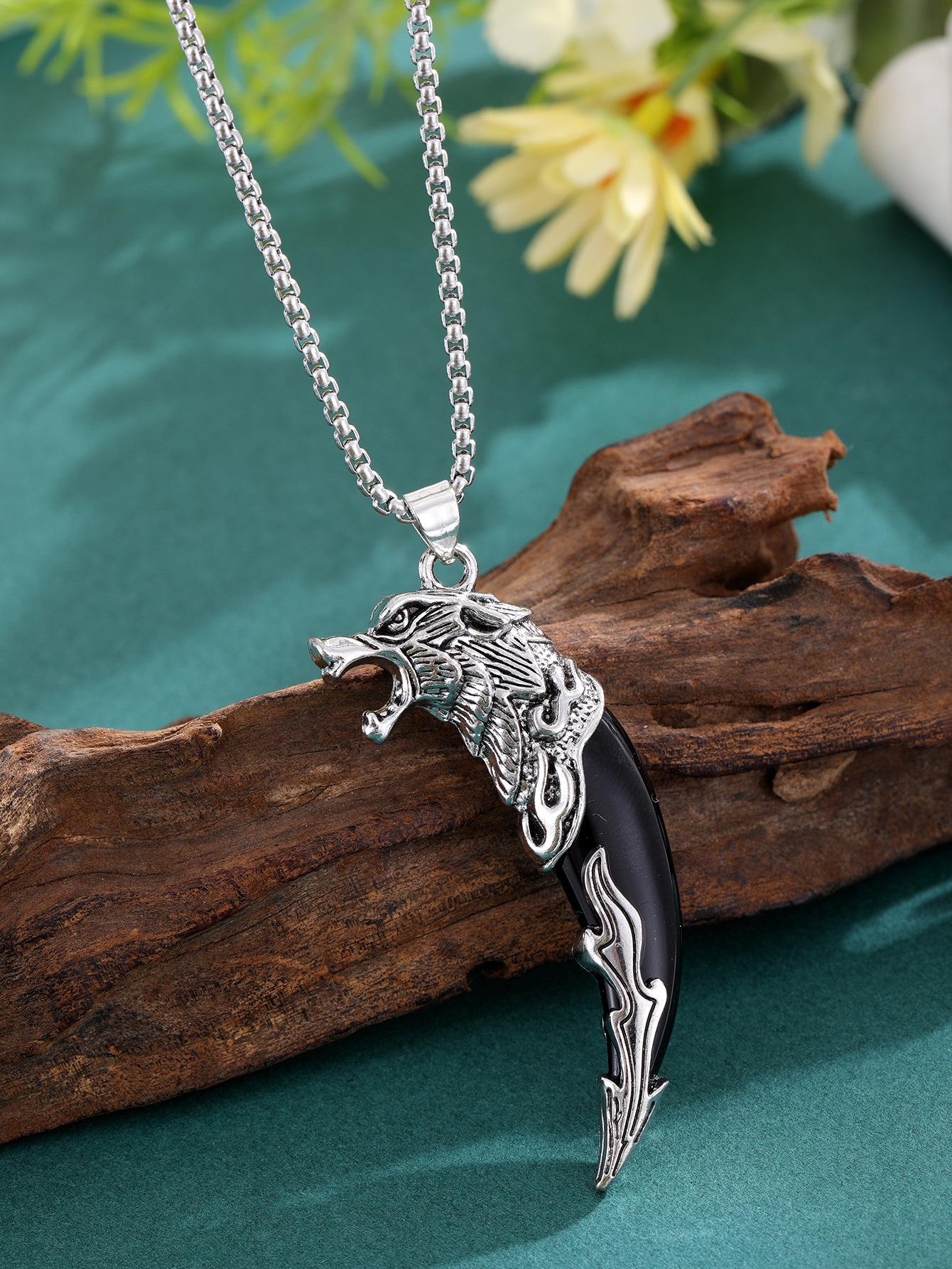 Новое персонализированное ожерелье с подвеской в виде волчьего зуба, модные ретро-аксессуары в стиле европейский и американский хип-хоп для уличного свитера
Новое персонализированное ожерелье с подвеской в виде волчьего зуба, модные ретро-аксессуары в стиле европейский и американский хип-хоп для уличного свитера