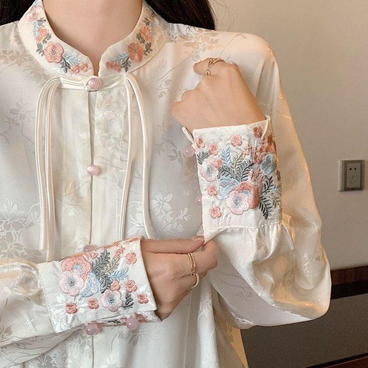 Stand Up Collar Embroidered Flower Cardigan Shirt For Women s Spring Design Shirt Loose Long Sleeved Chinese Style XS білий
Stand Up Collar Embroidered Flower Cardigan Shirt For Women s Spring Design Shirt Loose Long Sleeved Chinese Style XS білий